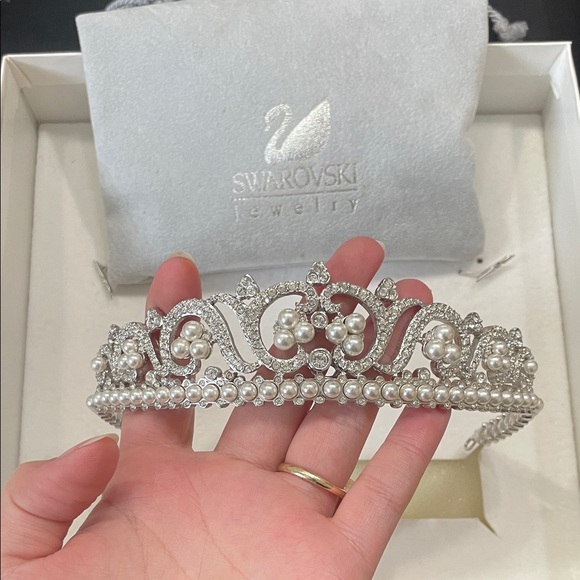 Swarovski Accessories - Swarovski crystal and pearl tiara